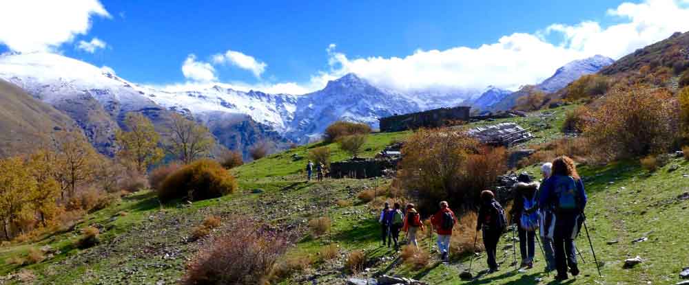 Caminos fáciles en Granada con vistas brutales: rutas top cerca de la ciudad